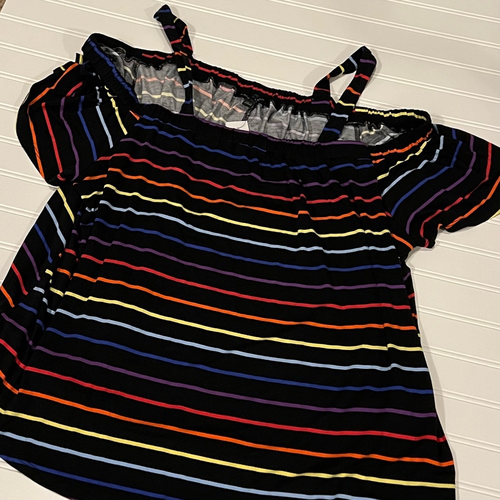 Women’s Peek Through Shoulder Top